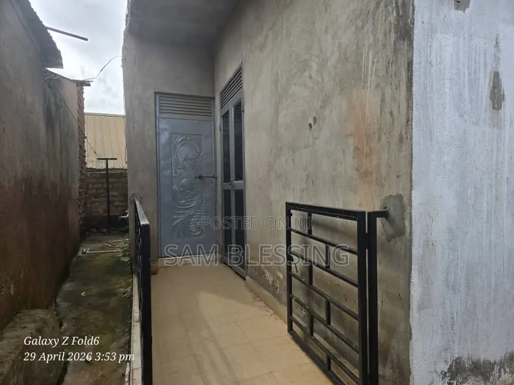 4bdrm Chalet in Konge Lukuli, Central Division for sale
