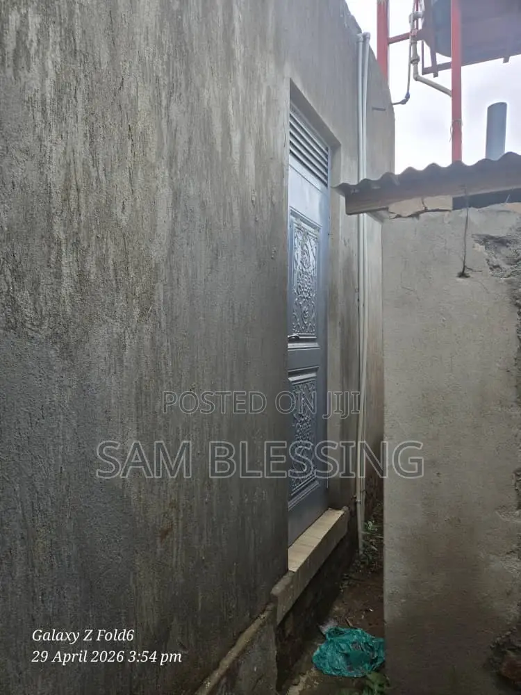 4bdrm Chalet in Konge Lukuli, Central Division for sale