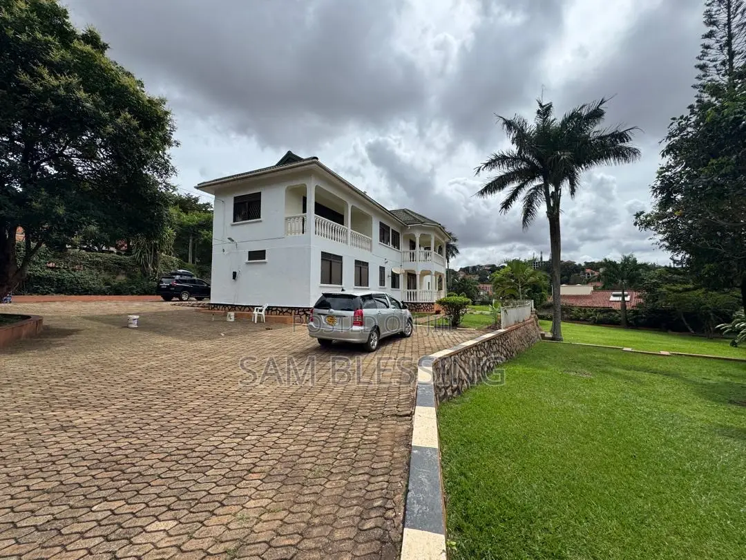 6bdrm Maisonette in Buziga Hill Road, Central Division for sale
