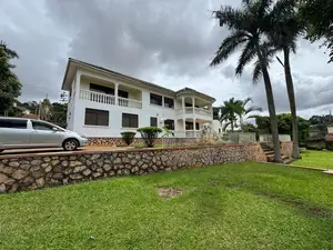 6bdrm Maisonette in Buziga Hill Road, Central Division for sale