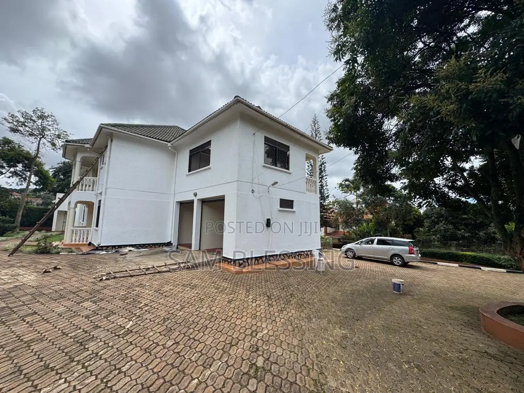 6bdrm Maisonette in Buziga Hill Road, Central Division for sale
