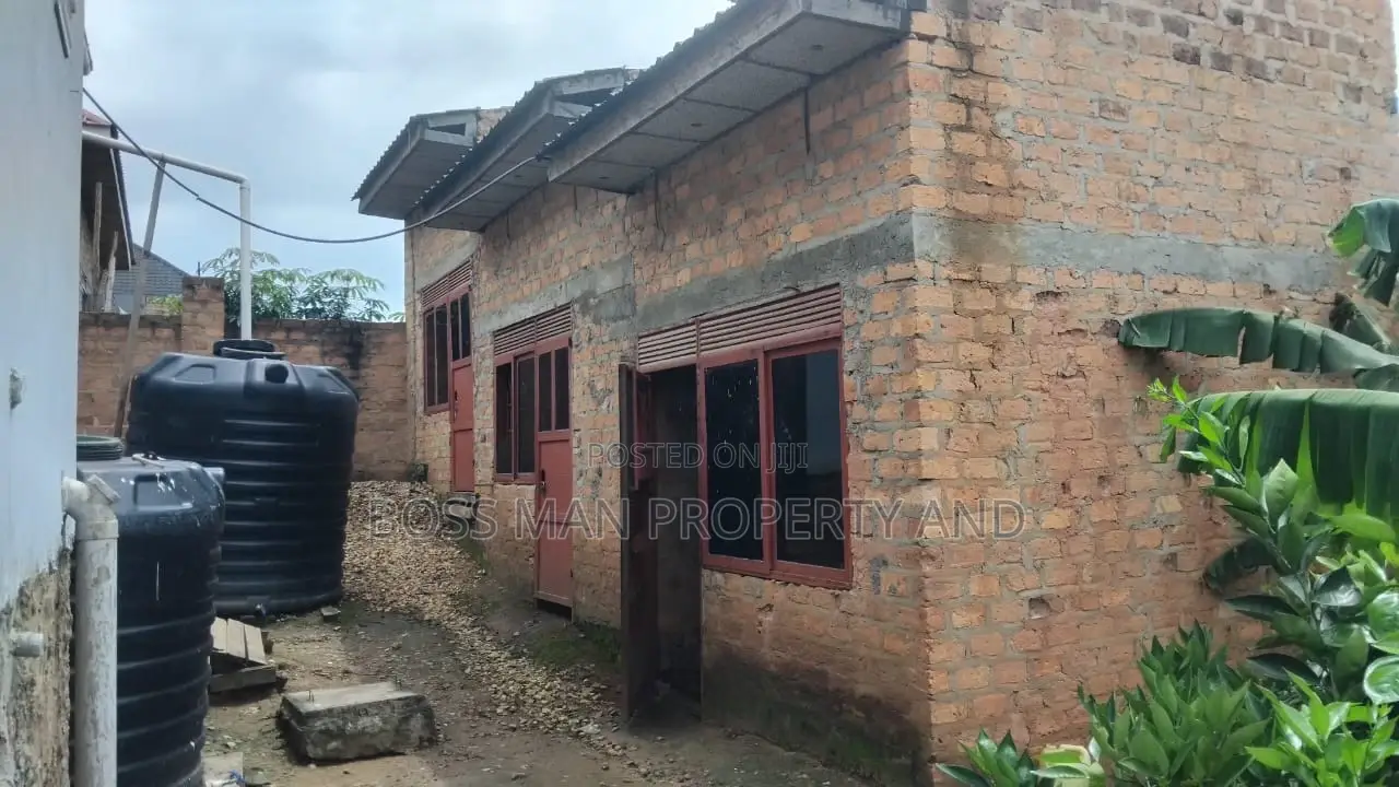 4bdrm House in Bujjoko Mityana, Nsangi for sale