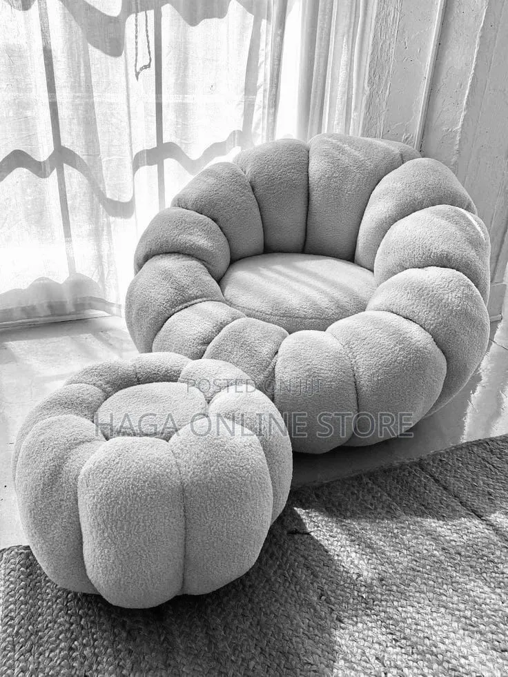 Pumpkin Chair With Ottoman