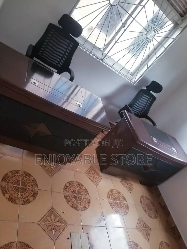 Simple Modern Office Table 1.4mtrs Office Table 1.4mtrs