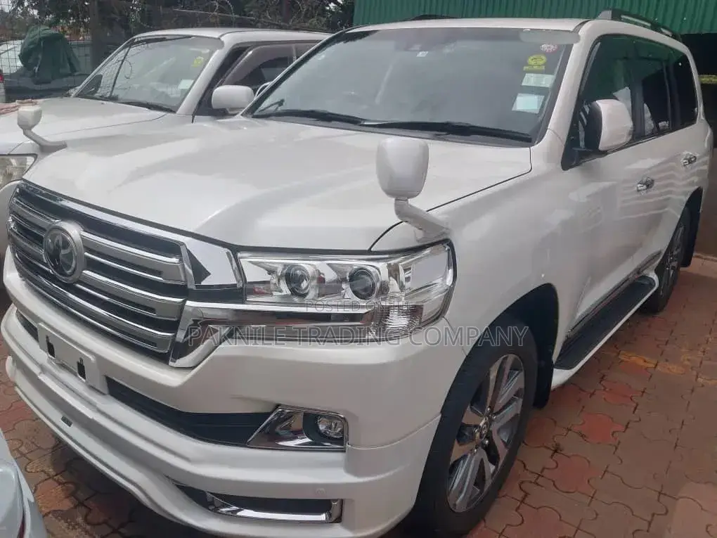 Toyota Land Cruiser 2015 White