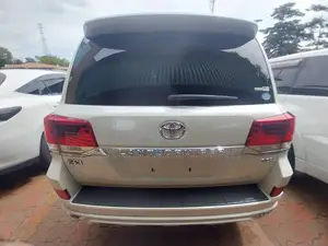 Toyota Land Cruiser 2015 White