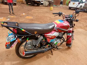 TVS Metro 2023 Red