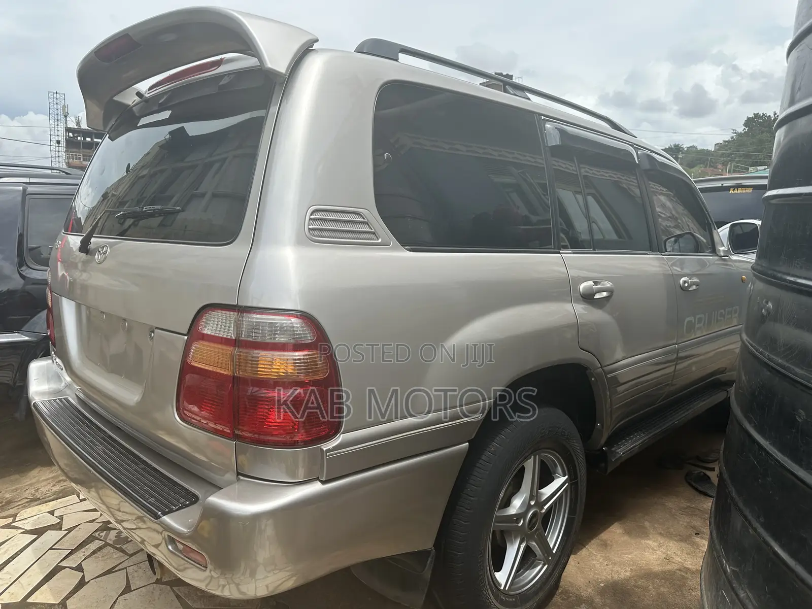 Toyota Land Cruiser 2000 Silver