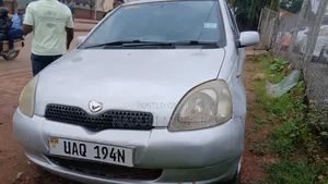 Toyota Vitz 2003 Silver