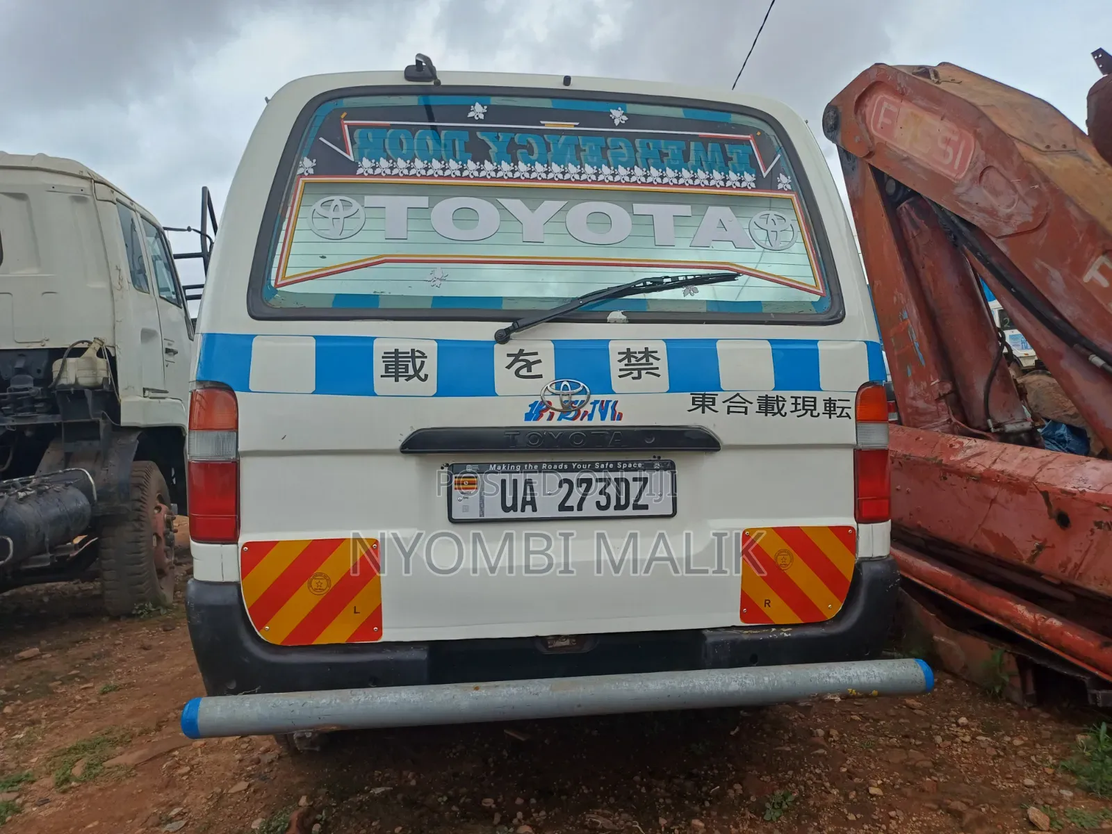 Toyota HiAce 2000 White