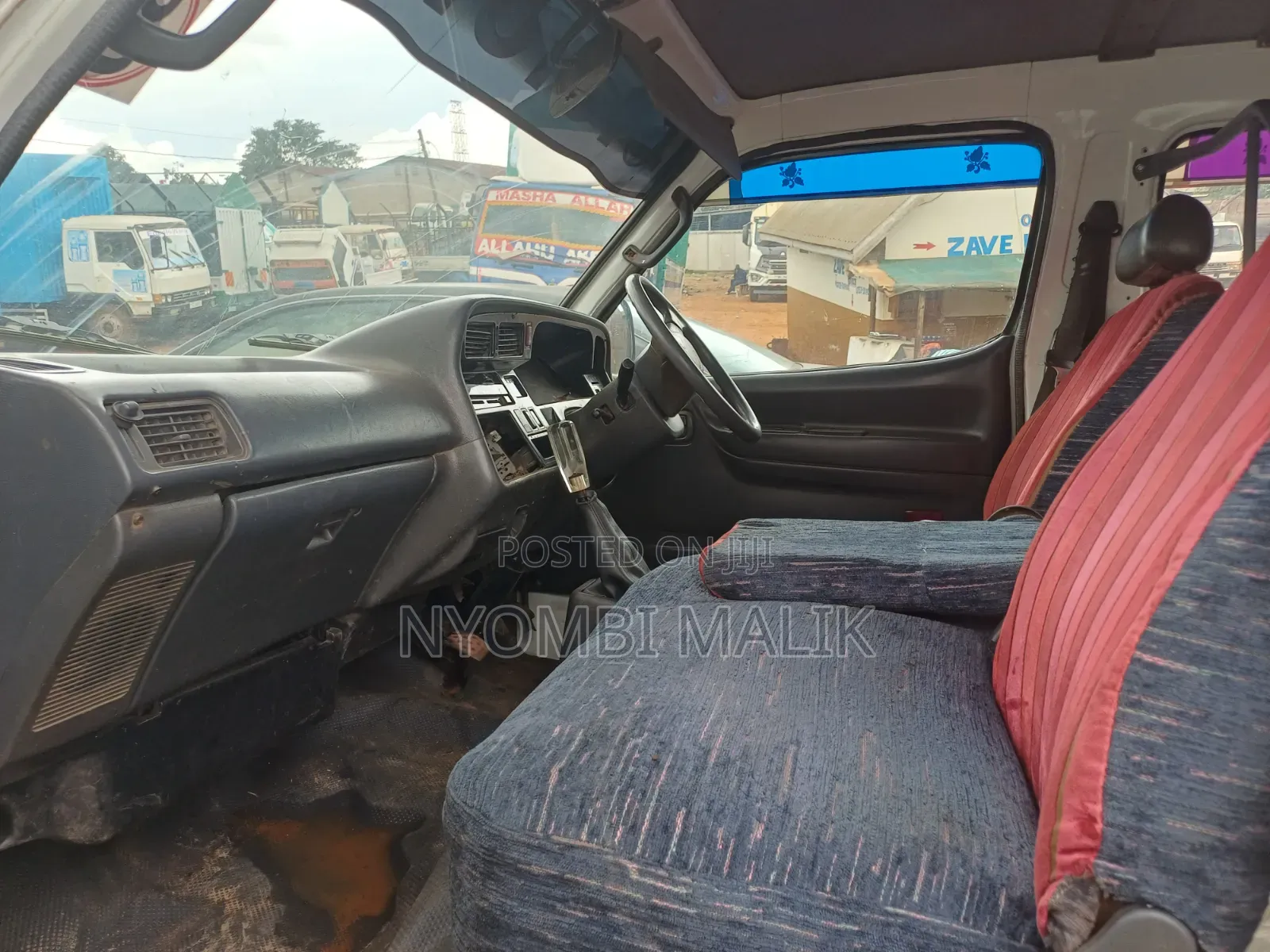 Toyota HiAce 2000 White