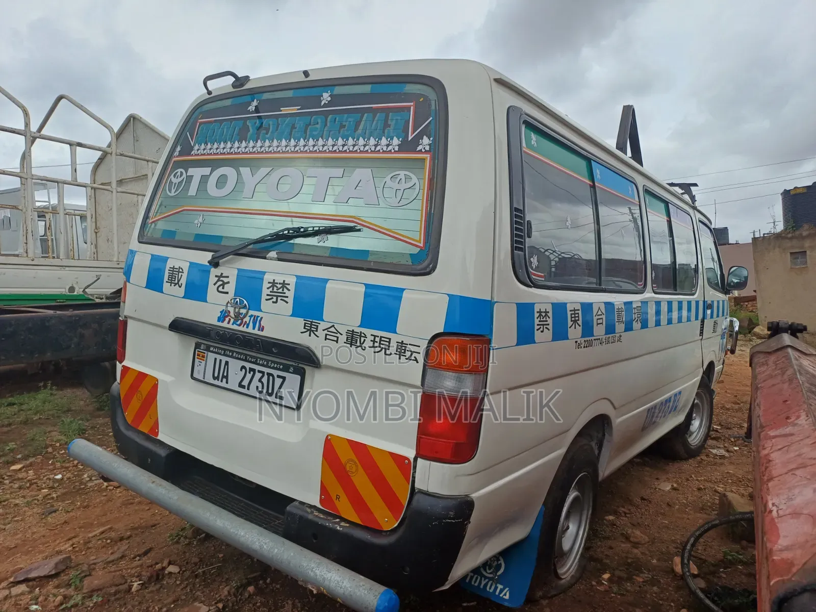 Toyota HiAce 2000 White