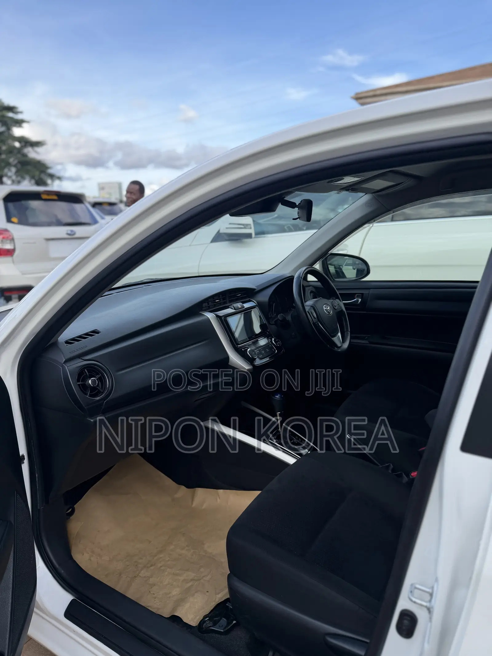 Toyota Corolla Fielder 1.5 Hybrid FWD 2017 White
