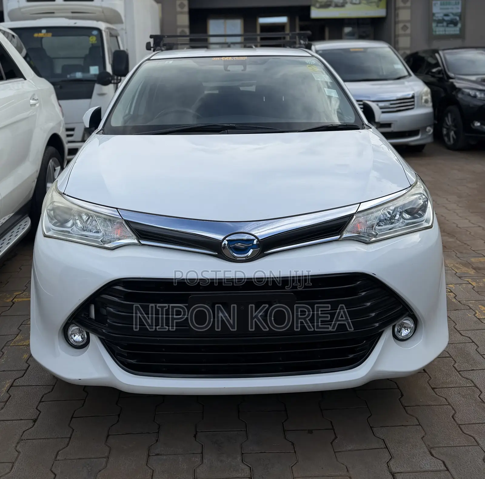 Toyota Corolla Fielder 1.5 Hybrid FWD 2017 White