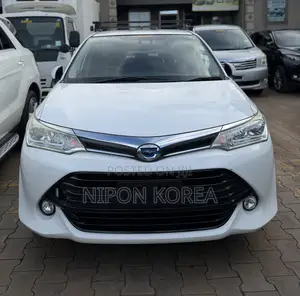 Toyota Corolla Fielder 1.5 Hybrid FWD 2017 White