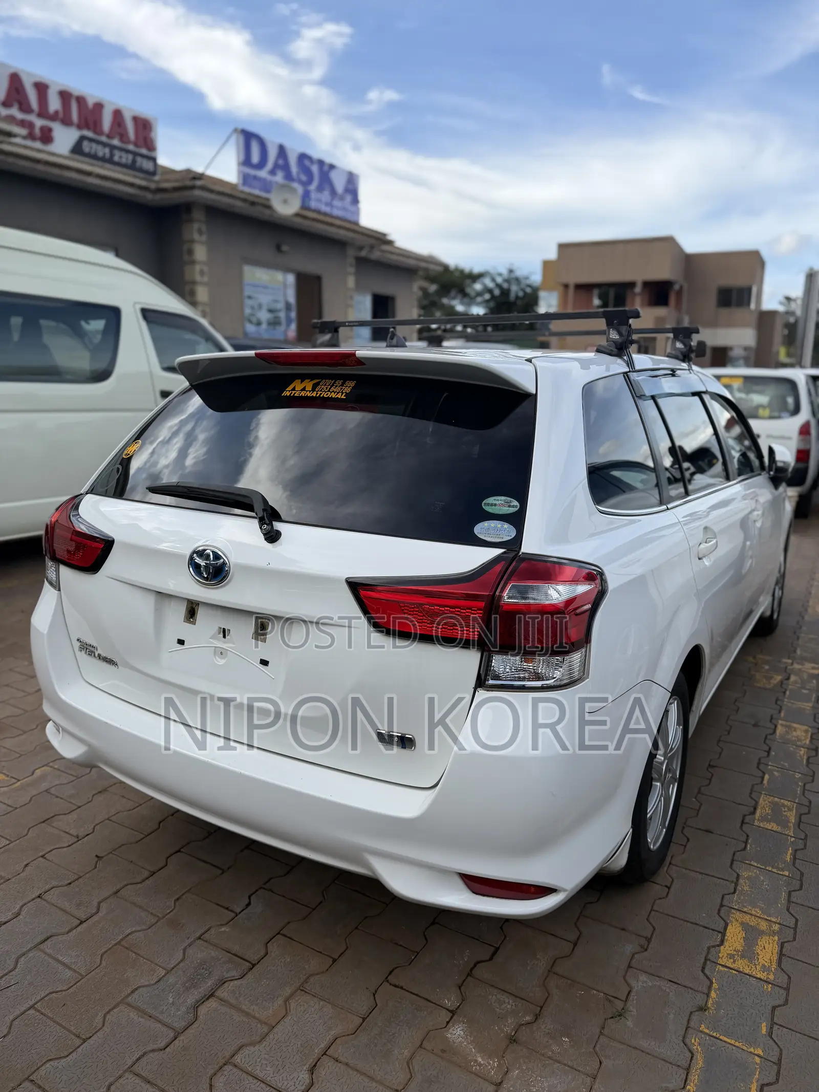 Toyota Corolla Fielder 1.5 Hybrid FWD 2017 White