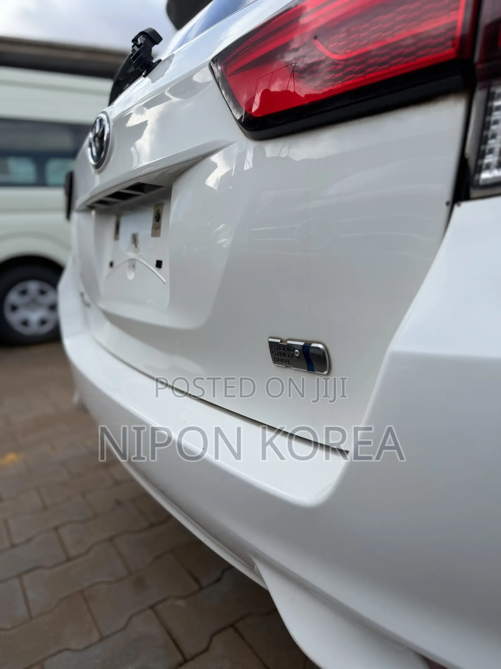 Toyota Corolla Fielder 1.5 Hybrid FWD 2017 White