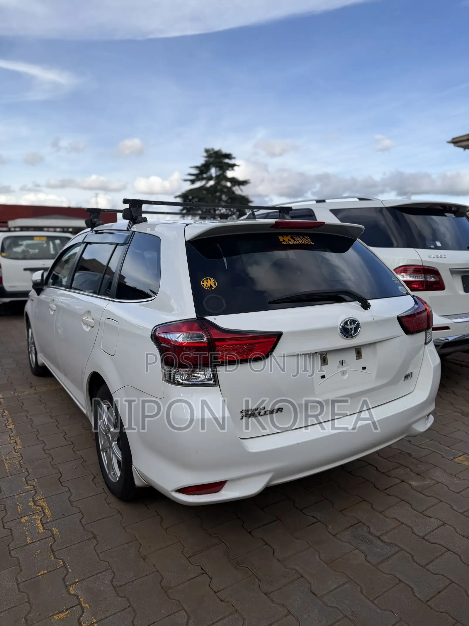 Toyota Corolla Fielder 1.5 Hybrid FWD 2017 White