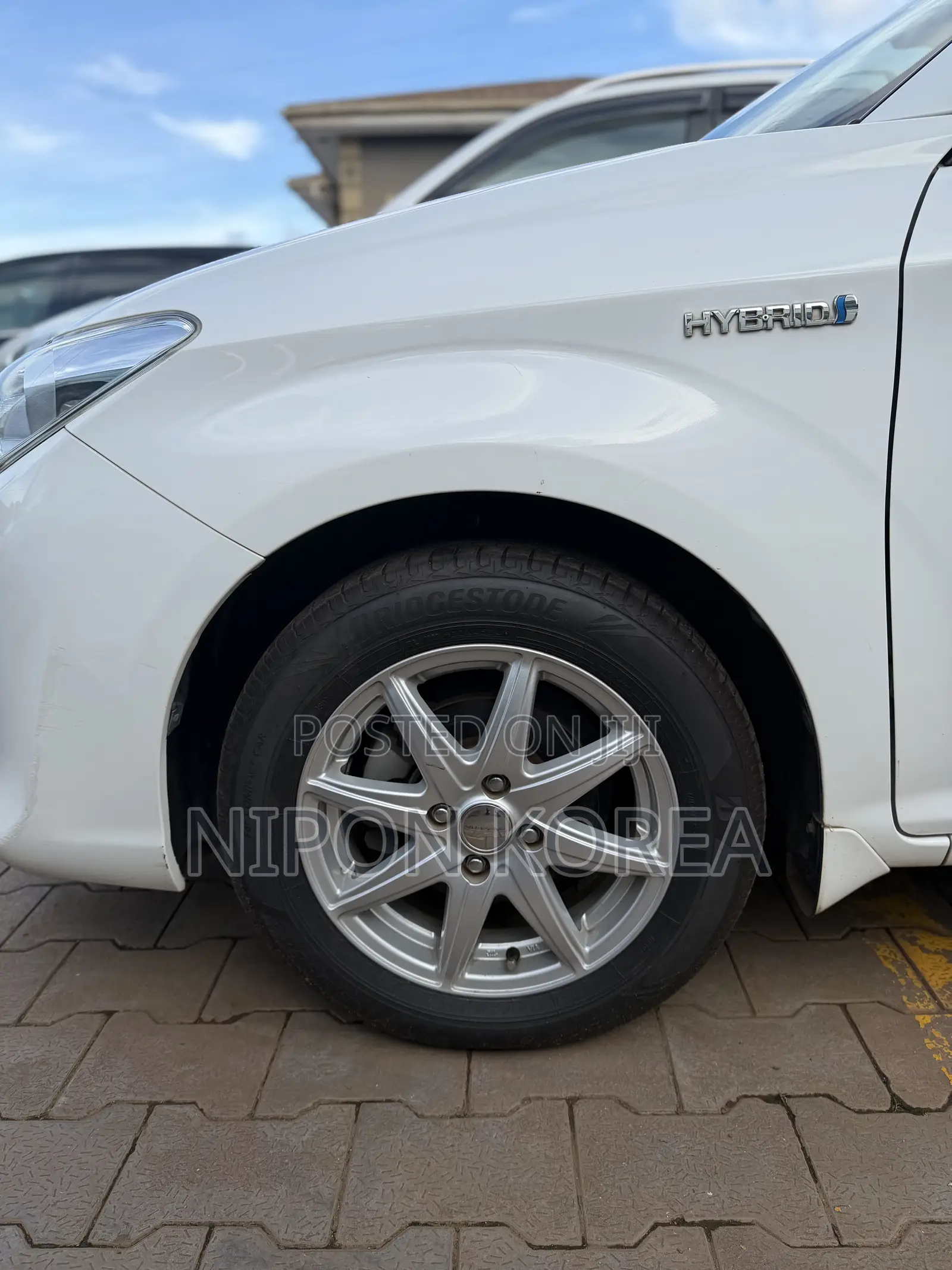 Toyota Corolla Fielder 1.5 Hybrid FWD 2017 White