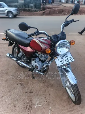 Bajaj Boxer 100 2025 Red