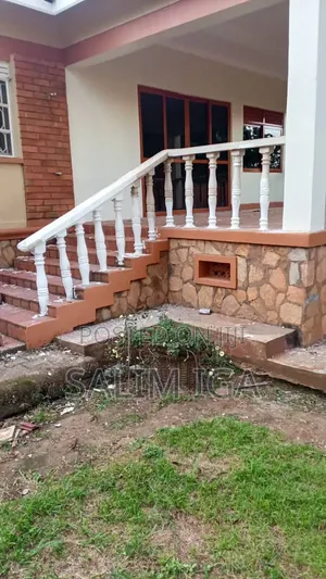 3bdrm Bungalow in Kololo Property, Central Division for rent