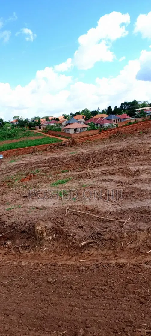50*100ft Plots at Ugx 55m to 60m Titled in Gayaza Makeke Titled