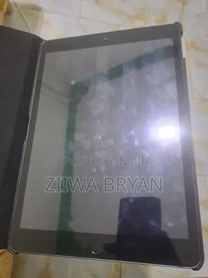 Apple iPad 10.2 (2019) 32 GB Gray