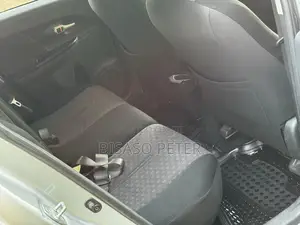 Toyota Ractis 1.5 AWD 2010 Silver