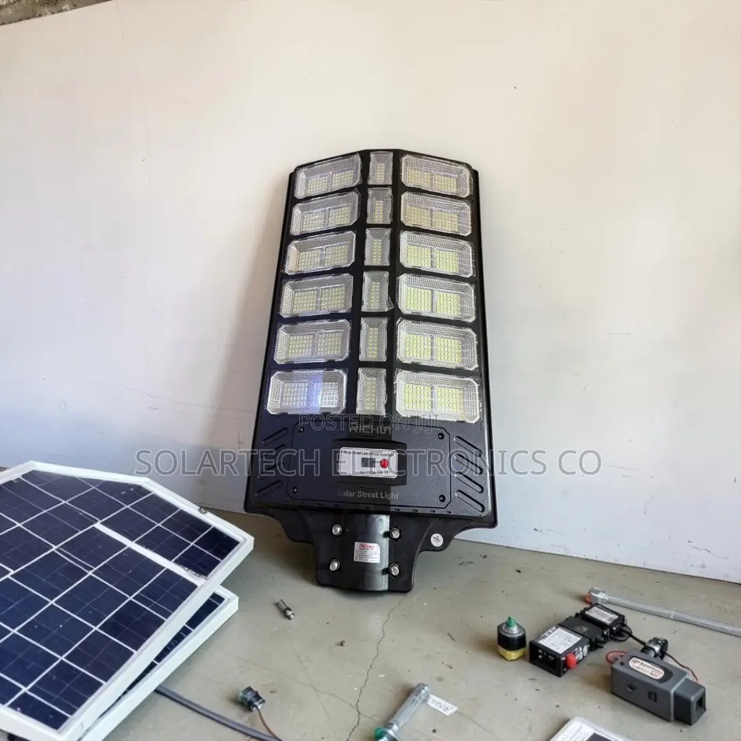 2800w Outdoor Solar Street Light – Reliable Dusk to Dawn Lighting