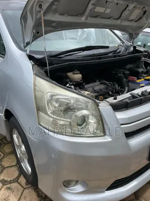 Toyota Noah 2008 Silver