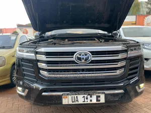 Toyota Land Cruiser 2013 Black