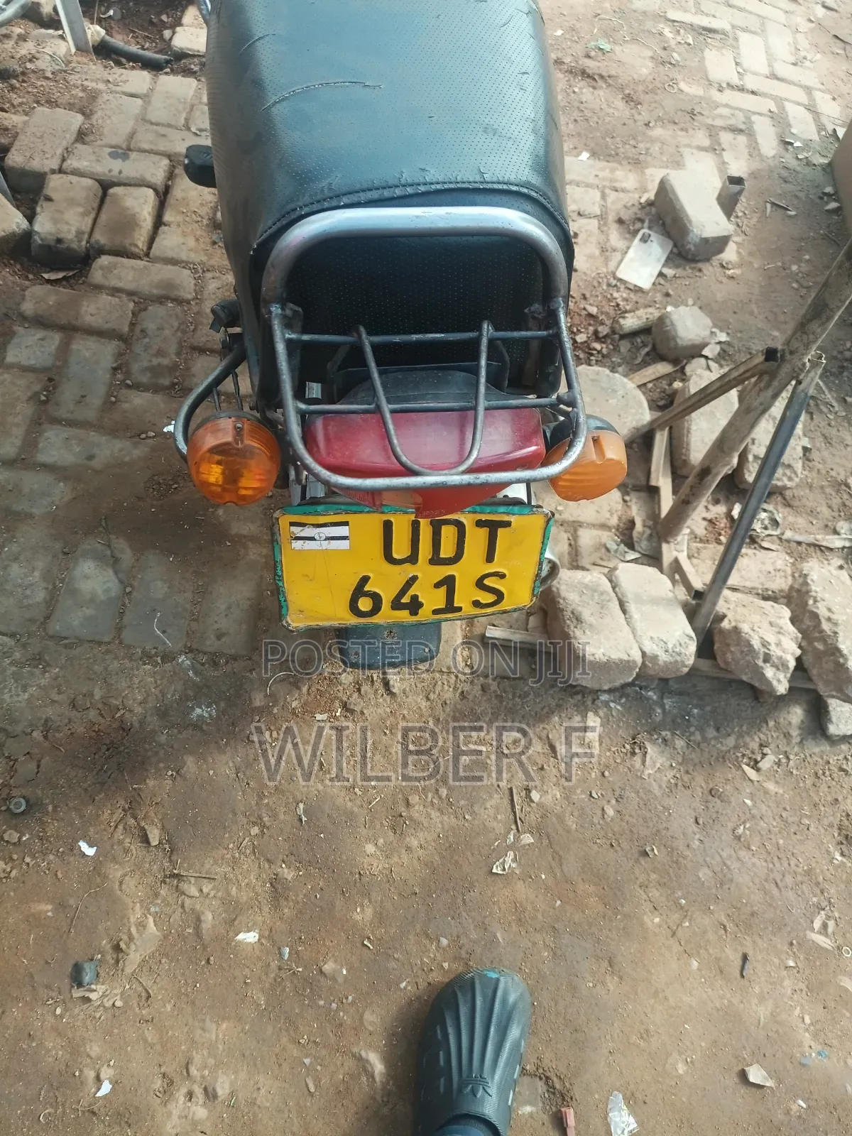 Bajaj Boxer 2011 Red