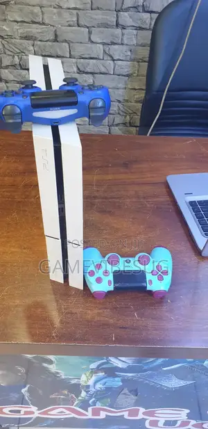 Reliable Ps4 Standard Set: 13 Games 2 Controllers - Tested