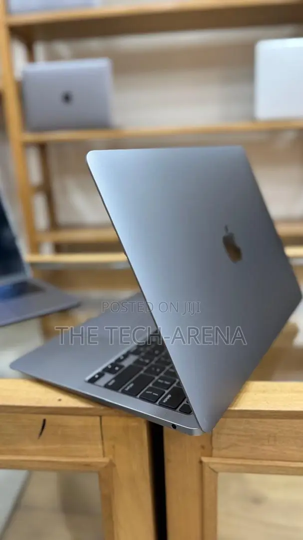New Laptop Apple MacBook Air 2020 16GB Intel Core i7 SSD 256GB