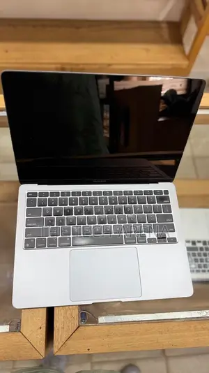 New Laptop Apple MacBook Air 2020 16GB Intel Core i7 SSD 256GB