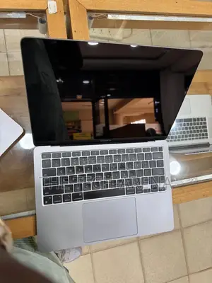 New Laptop Apple MacBook Air 2020 16GB Intel Core i7 SSD 256GB