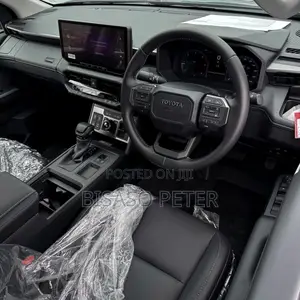 Toyota Hilux 2025 Gray