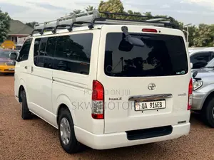 Toyota HiAce 2012 White