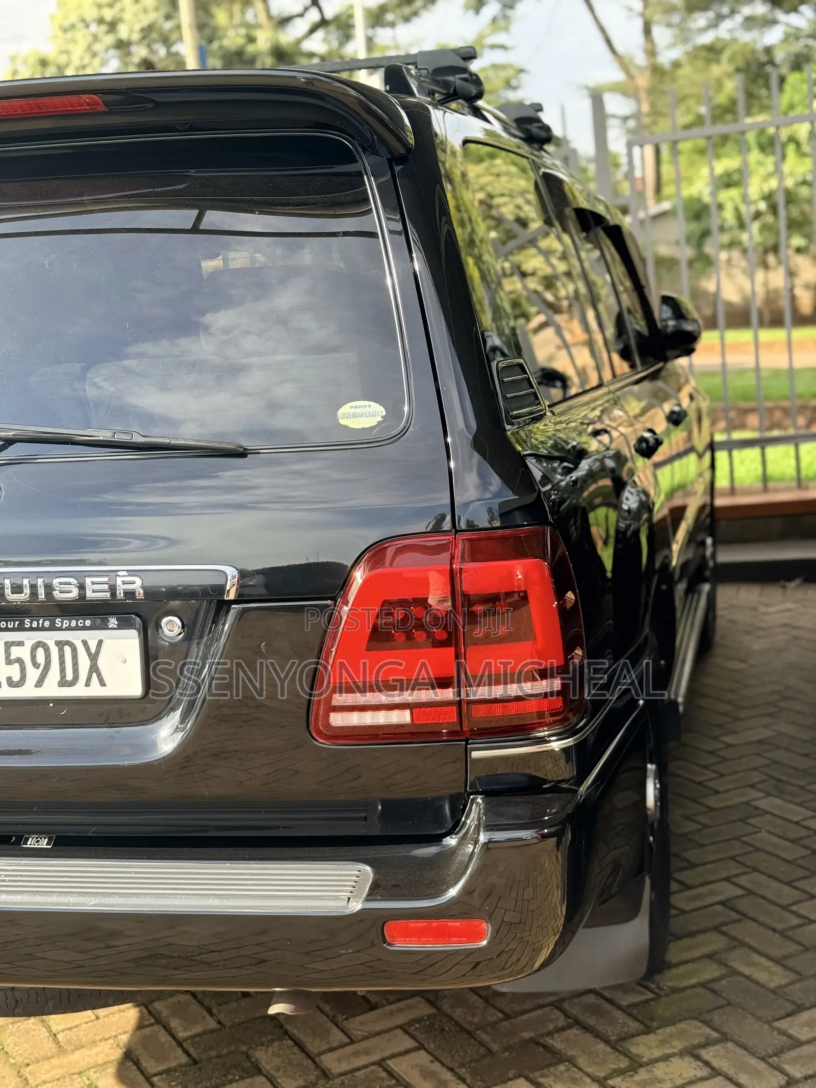 Toyota Land Cruiser Cygnus 4.7 2006 Black