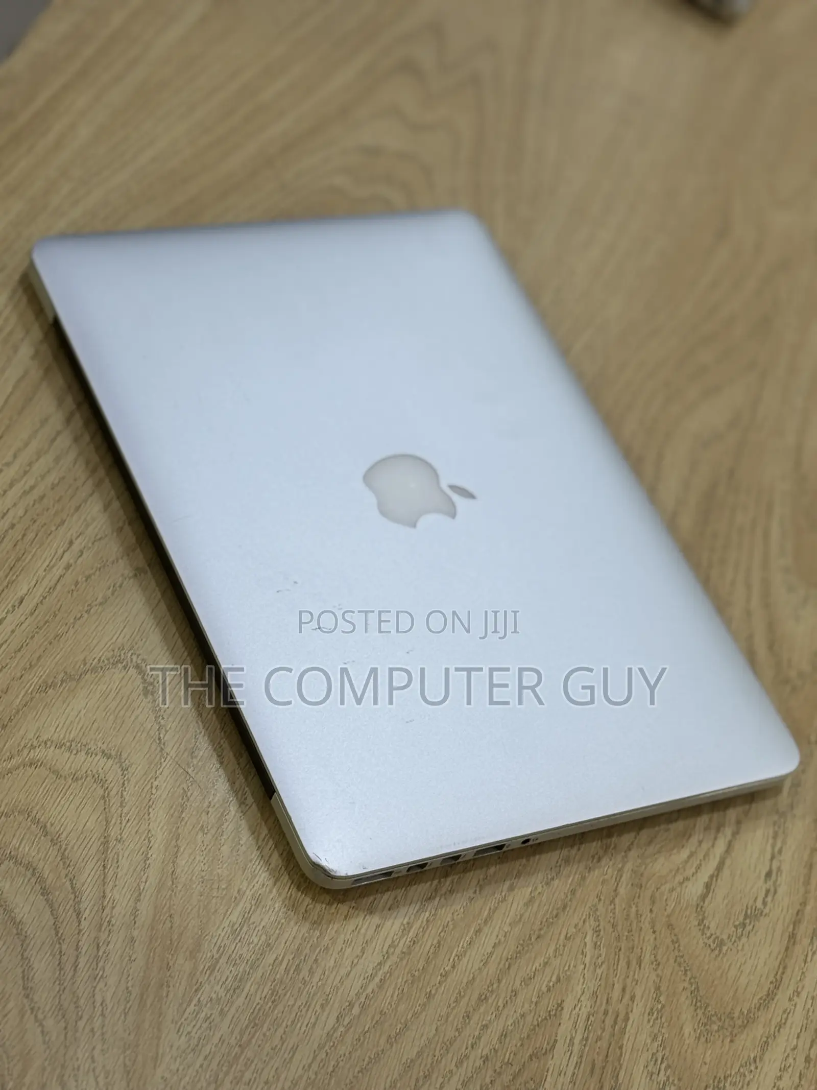 New Laptop Apple MacBook Pro 8GB Intel Core i5 SSD 256GB