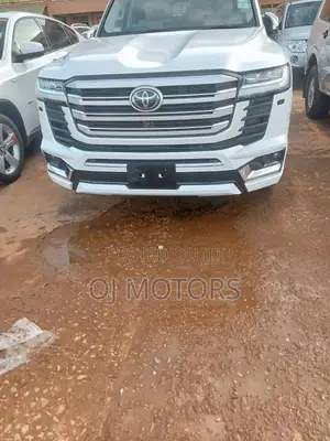 Toyota Land Cruiser Prado 2025 White