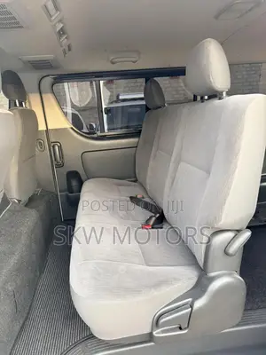 Toyota HiAce 2012 White