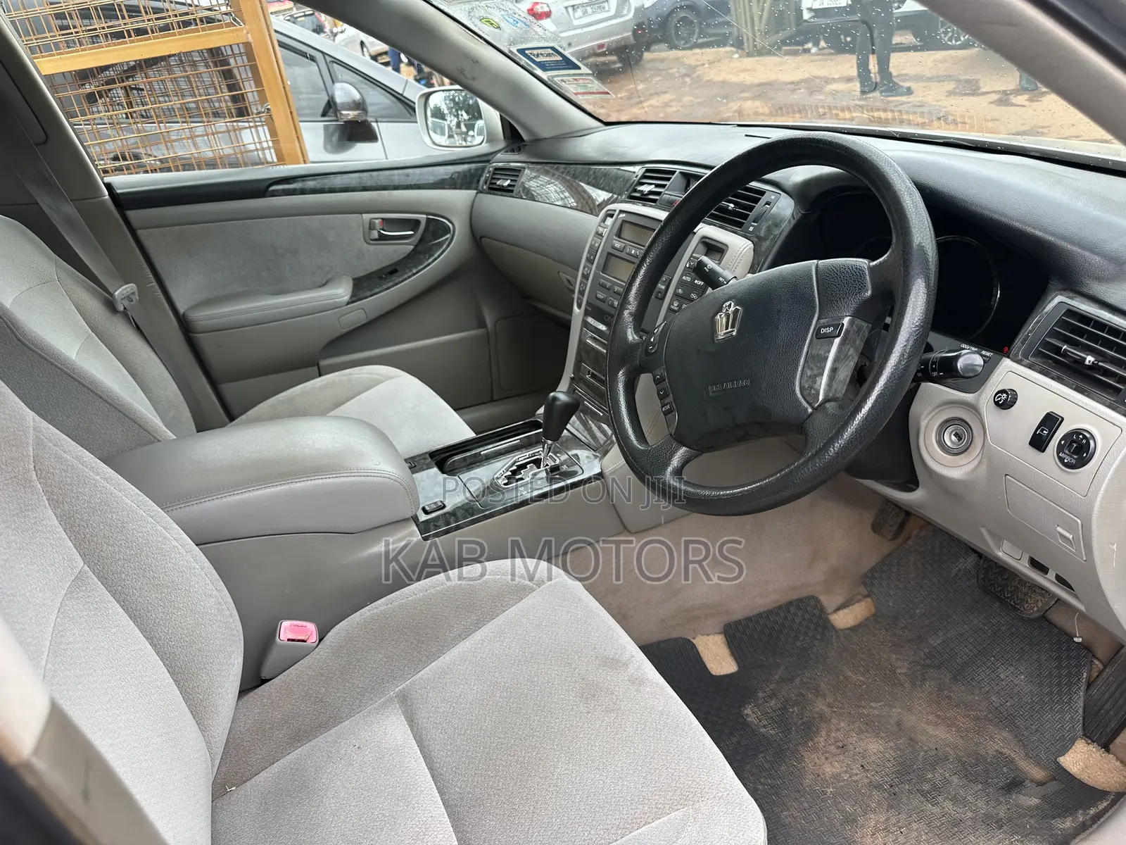 Toyota Crown Royale 2005 Silver
