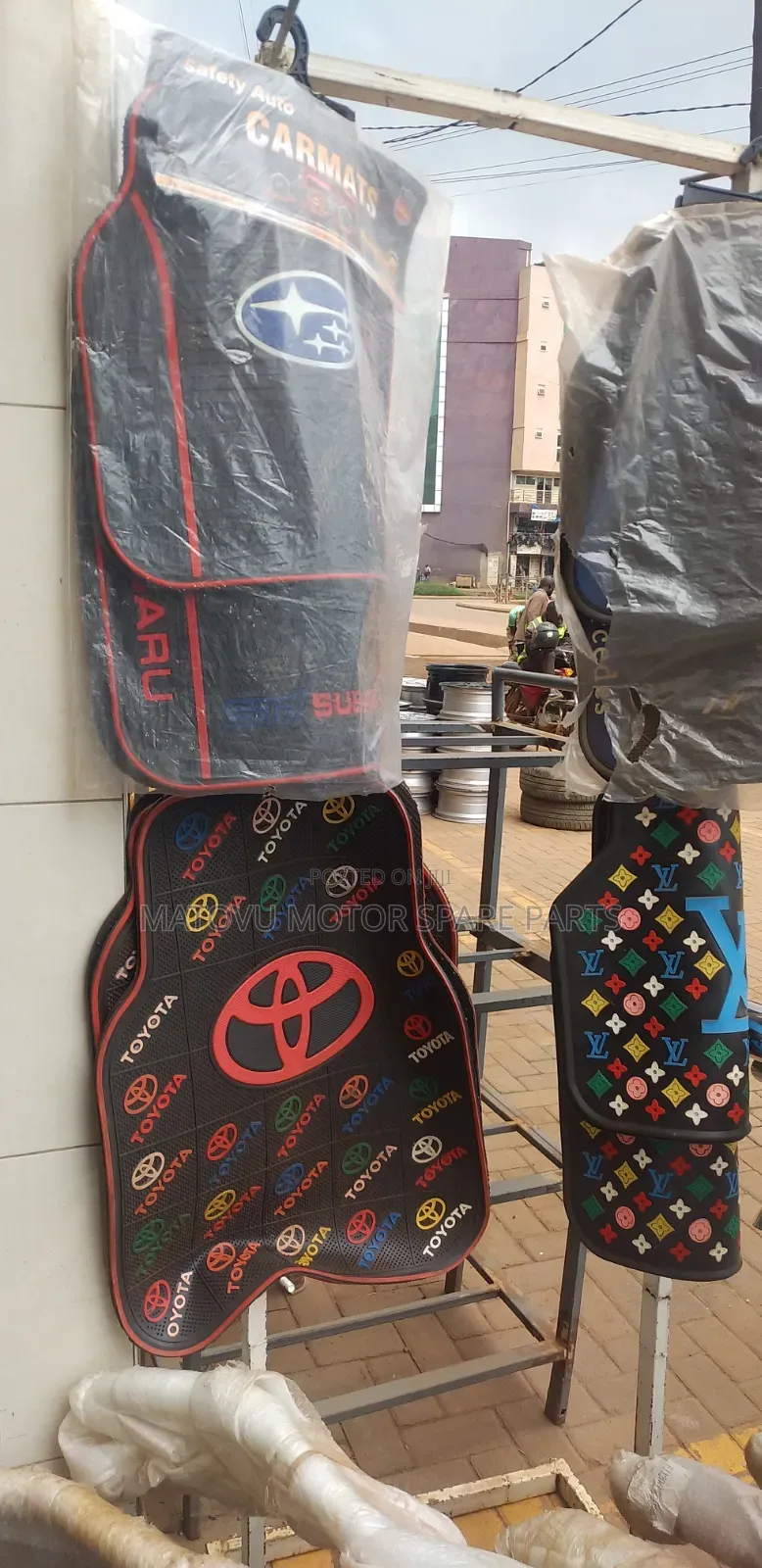 Car Carpet Available in Stock