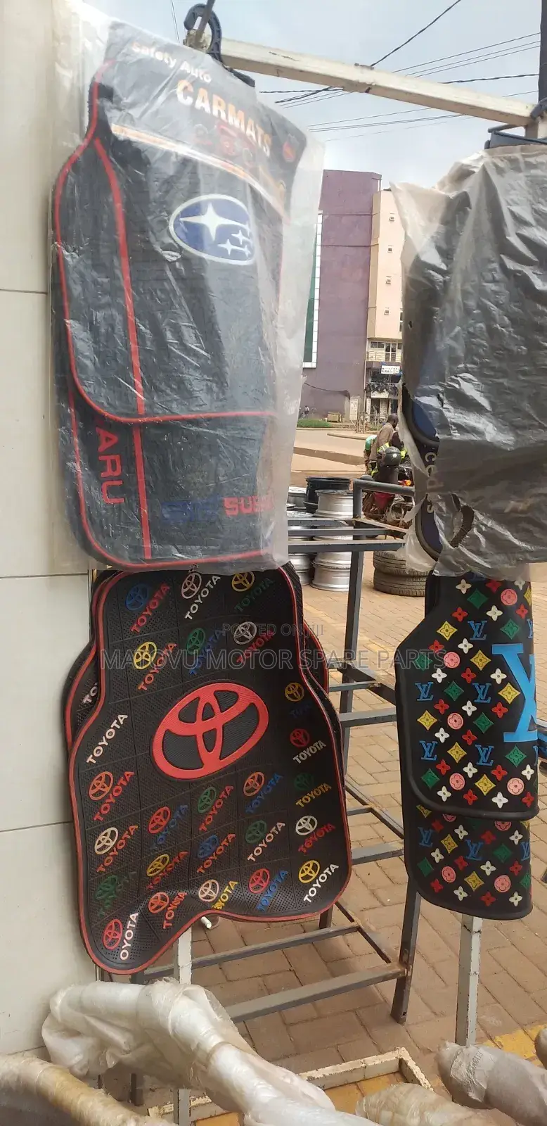 Car Carpet Available in Stock