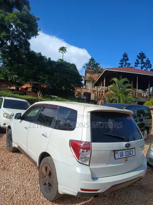 Subaru Forester 2.5X Automatic 2010 White