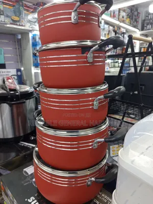 Saurce Pans 5 Pieces Red