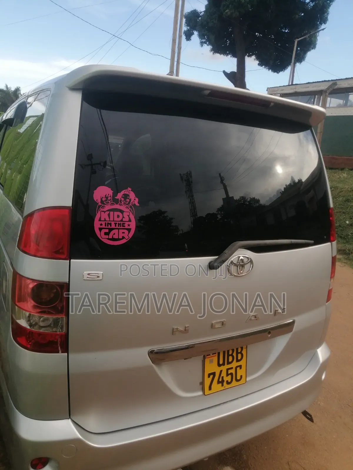 Toyota Noah 2004 Silver