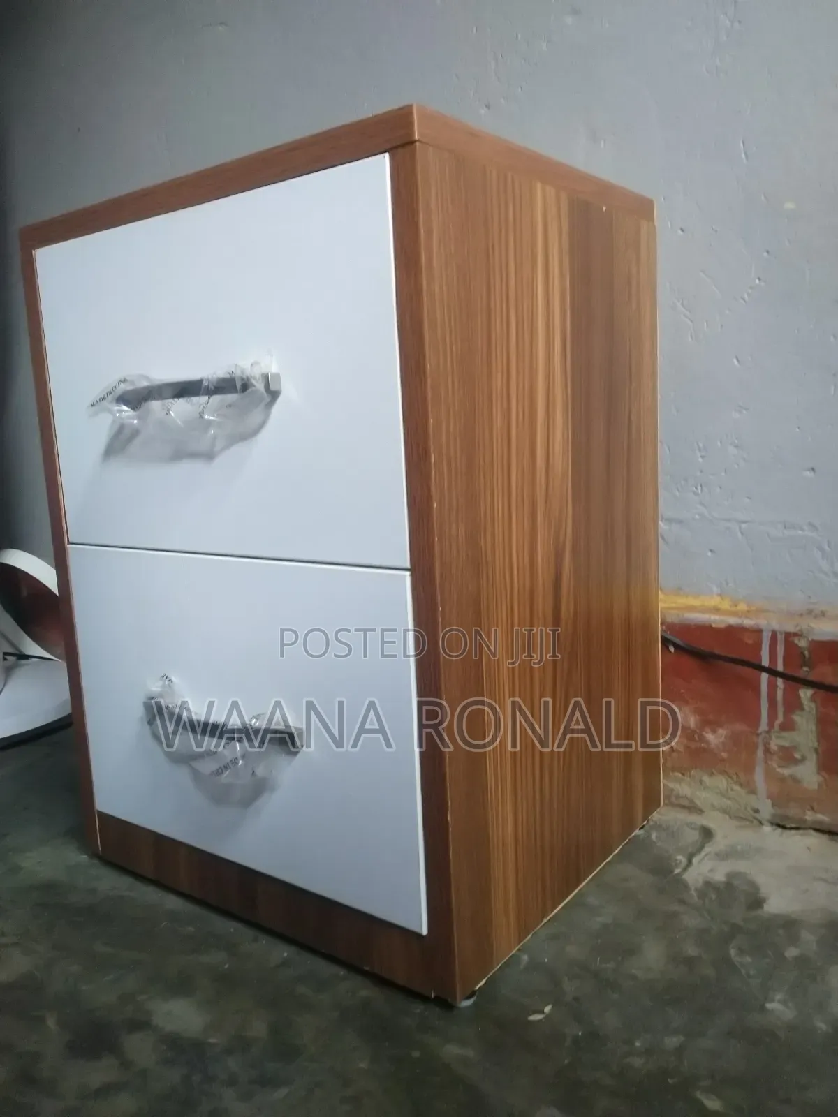 Side Drawer