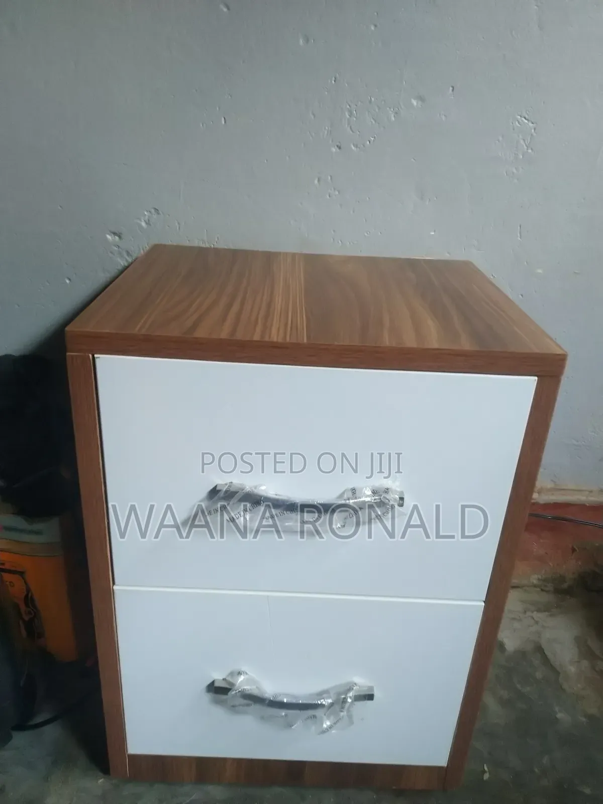 Side Drawer